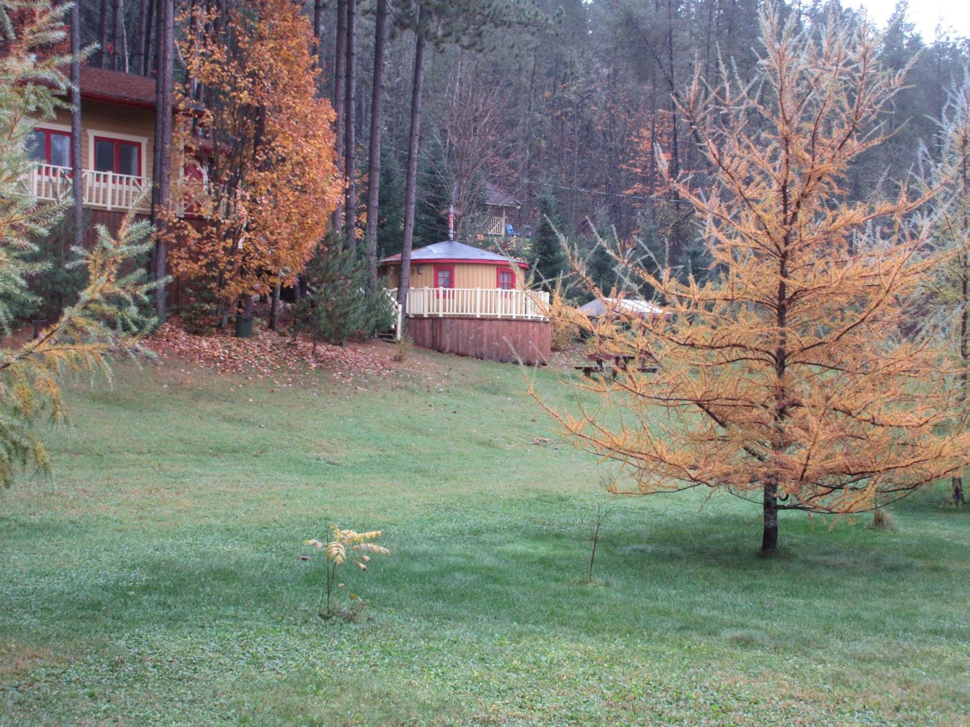 La Maison Sous Les Arbres Saint Roch de Mekinac Bagian luar foto