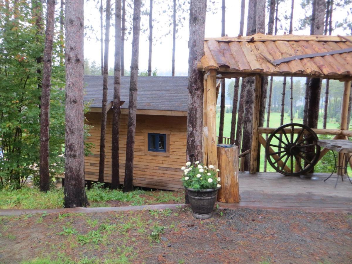 La Maison Sous Les Arbres Saint Roch de Mekinac Bagian luar foto